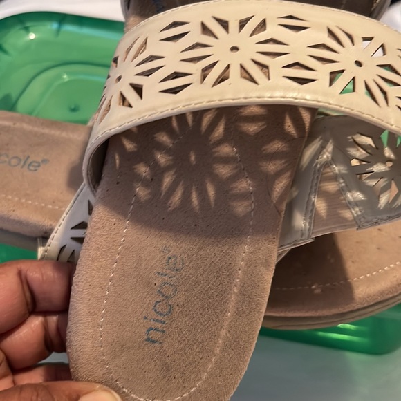 Sandals - Picture 5 of 6